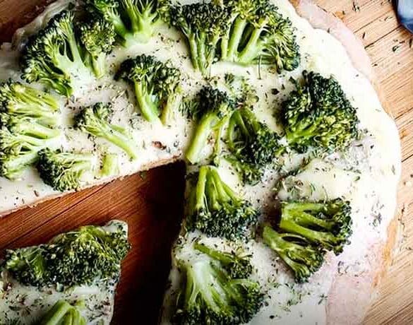 Pizza integral con brócoli