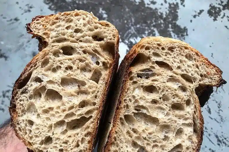 Miga aireada pan de masa madre
